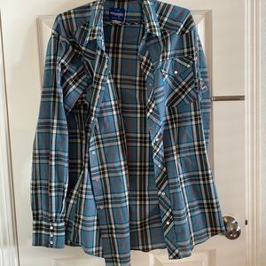 Men’s Wrangler Long Sleeve Button-up